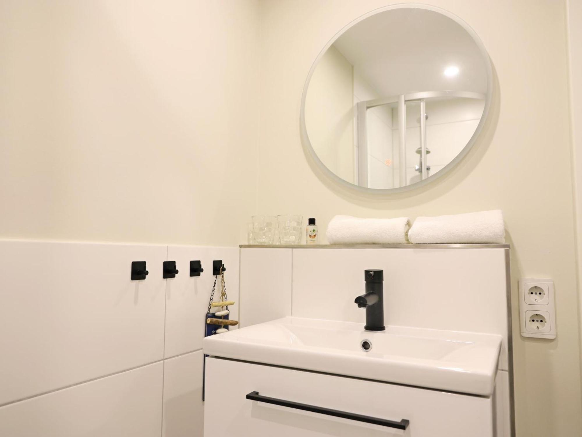 Morderne 3-Zimmerwohnung In Einer Hausscheibe Unter Reet Βέστερλαντ Εξωτερικό φωτογραφία